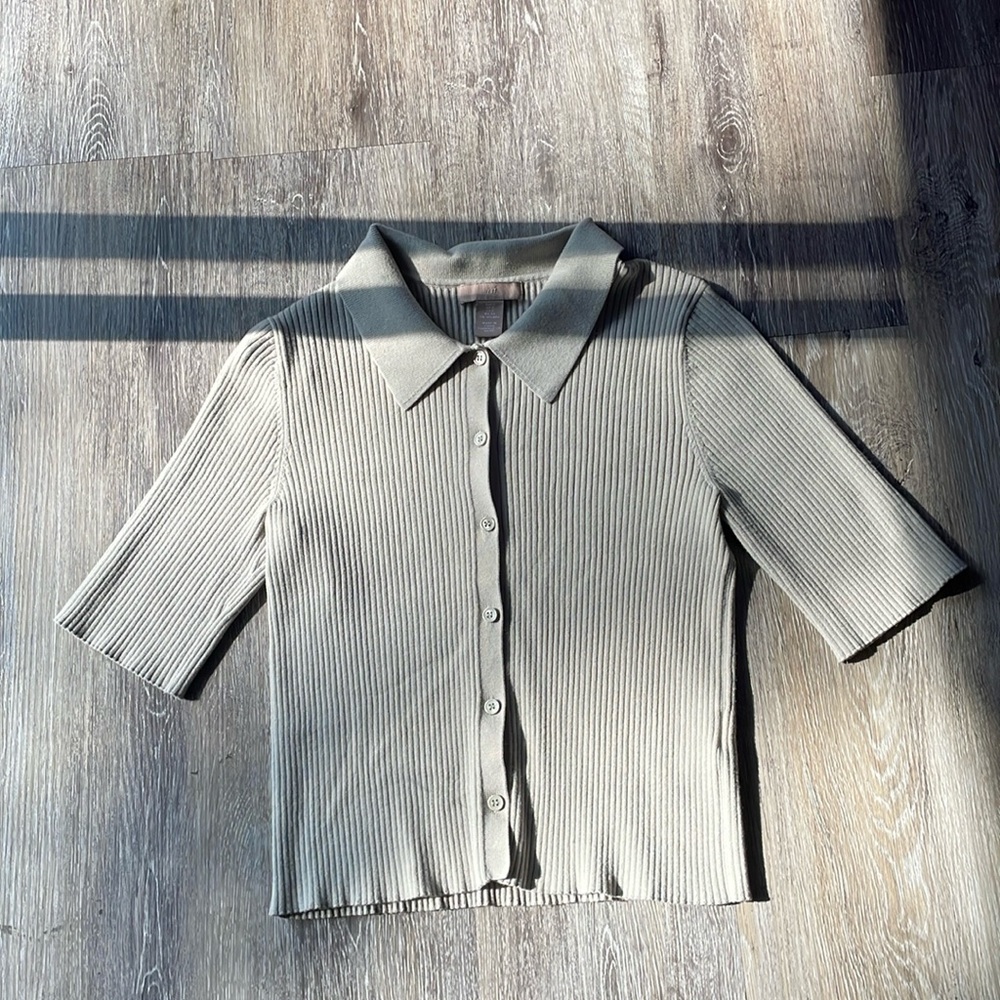 Sweater: shoe sleeve shirt